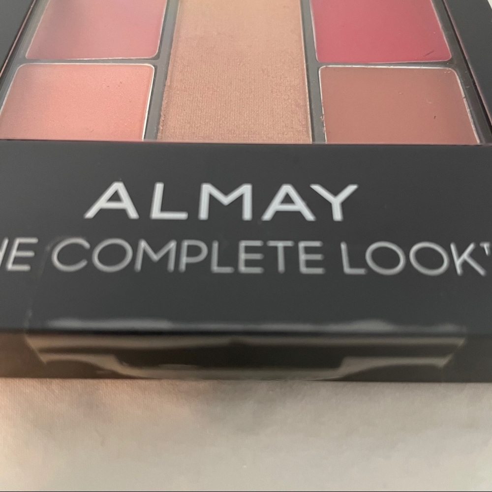 Almay Complete Look Makeup Palette, Medium NWT